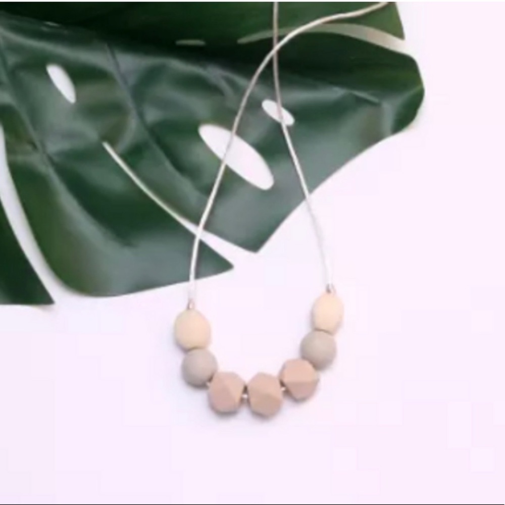 Teething Necklace - Stella in Cream